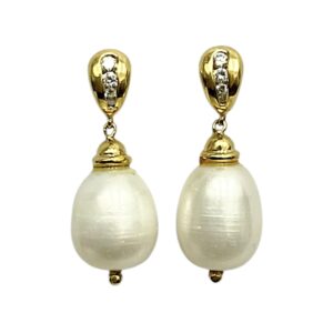 Pearl and Diamond 0.20ct Earrings In 18k Yellow Gold