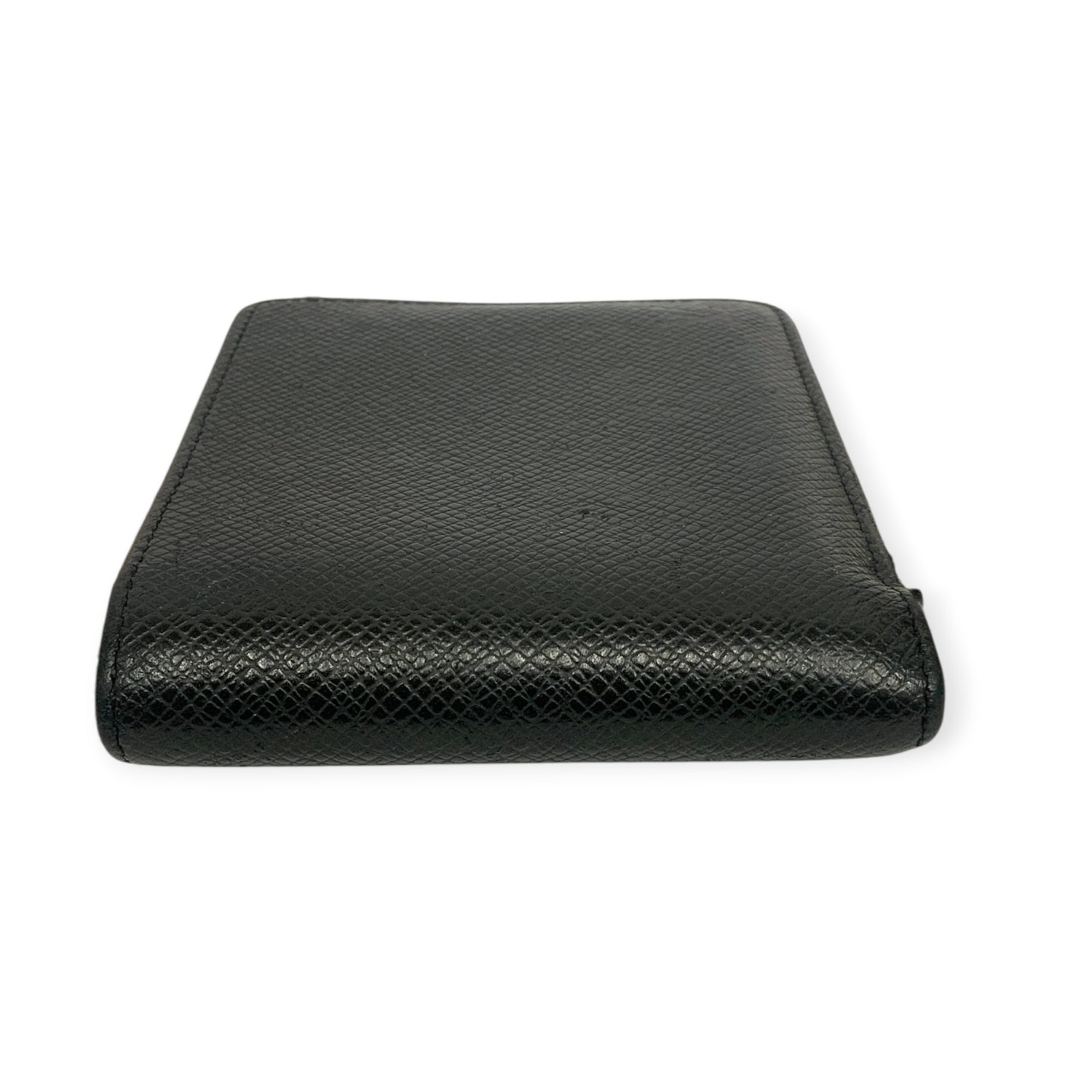 IMG_6127-Photoroom Louis Vuitton Taiga Slender Wallet