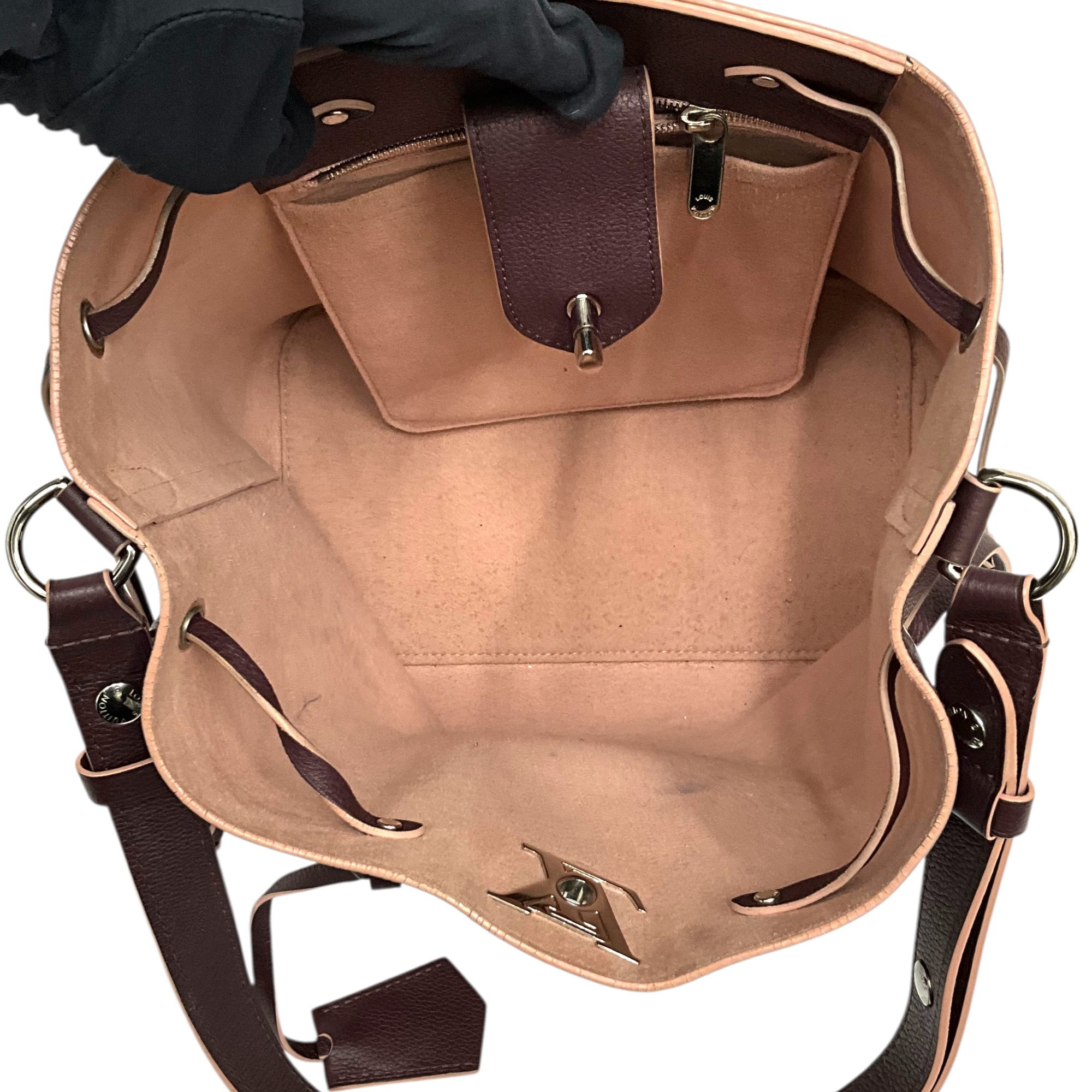 IMG_9452-Photoroom Louis Vuitton Lockme Bucket Bag