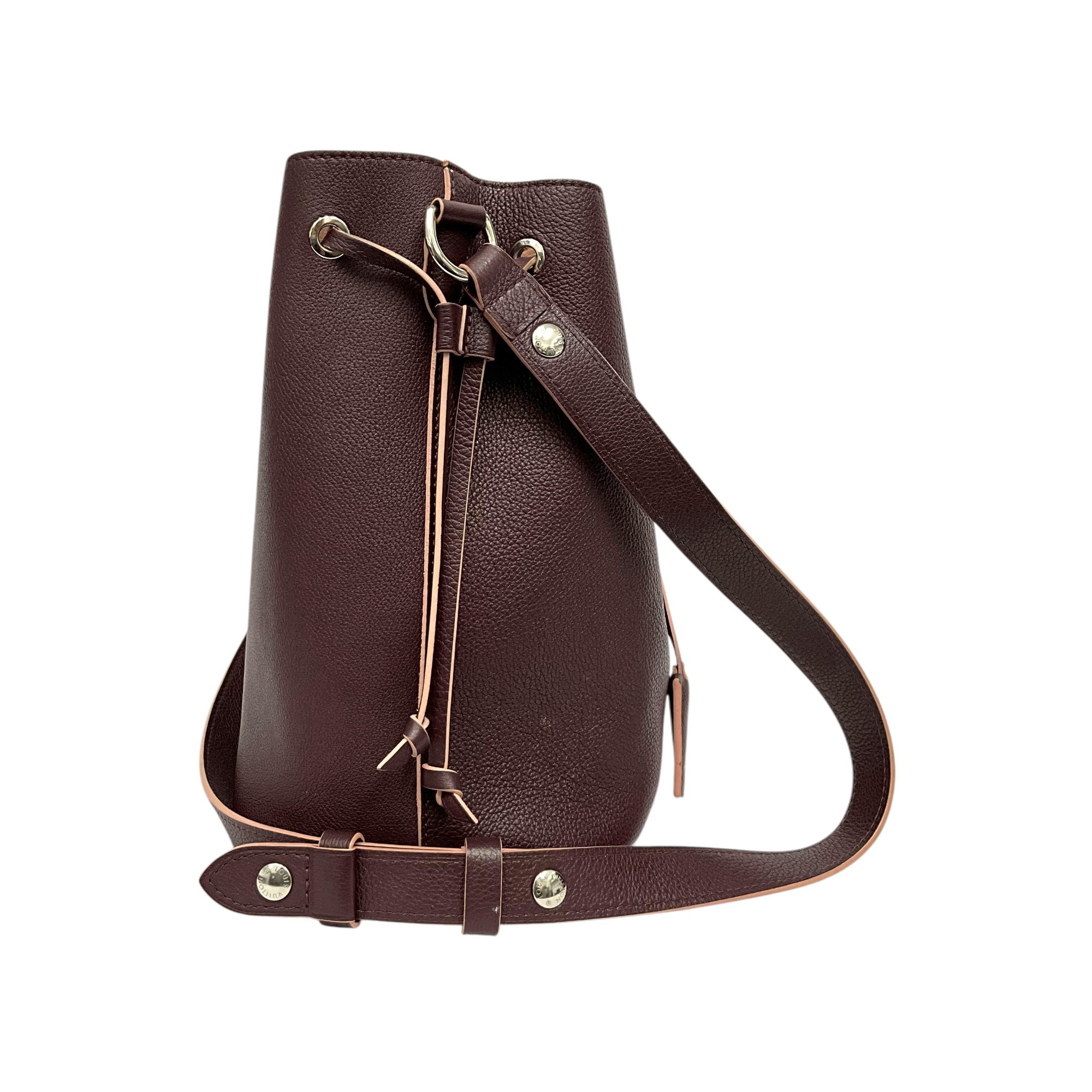 IMG_9461-Photoroom Louis Vuitton Lockme Bucket Bag